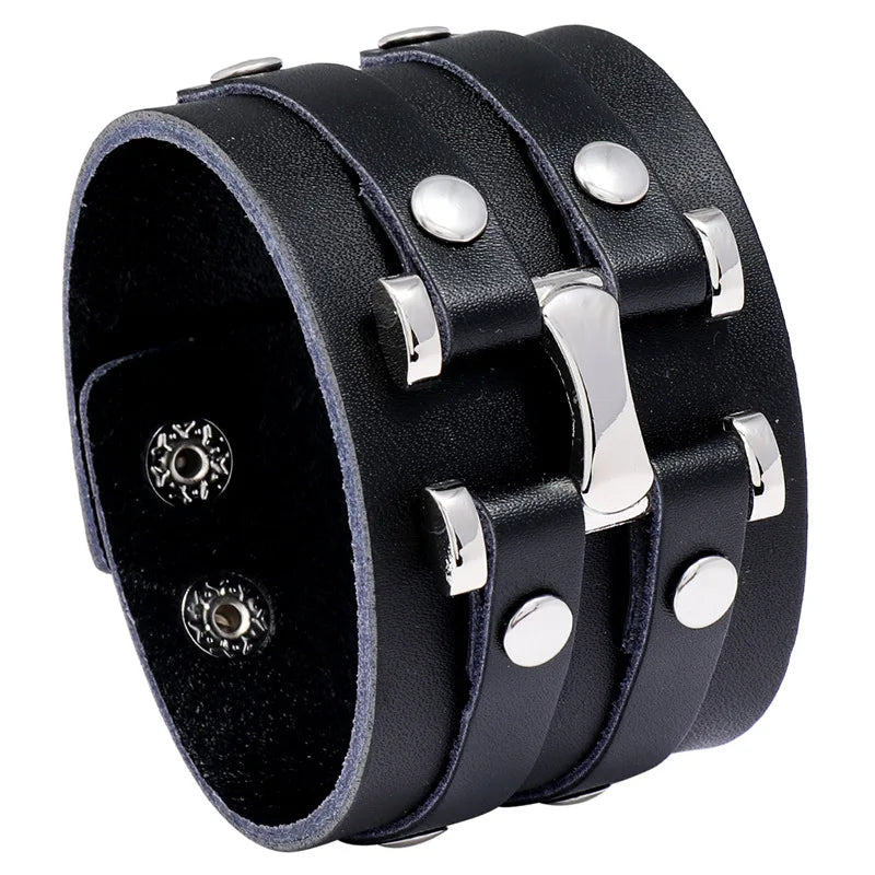 Men’s leather bracelet with steel snap clasps: punk-inspired, available in vibrant colors for a bold, nostalgic look.