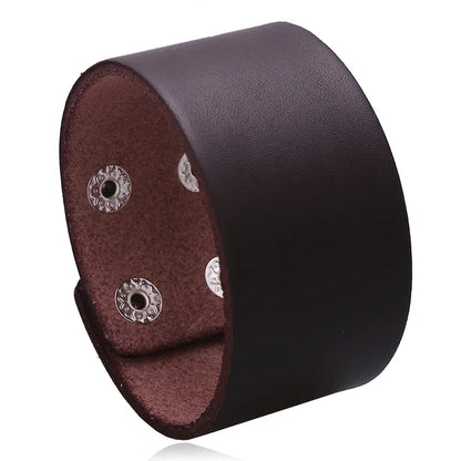 Men’s leather bracelet with steel snap clasps: punk-inspired, available in vibrant colors for a bold, nostalgic look.