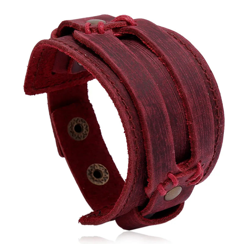 Men’s leather bracelet with steel snap clasps: punk-inspired, available in vibrant colors for a bold, nostalgic look.