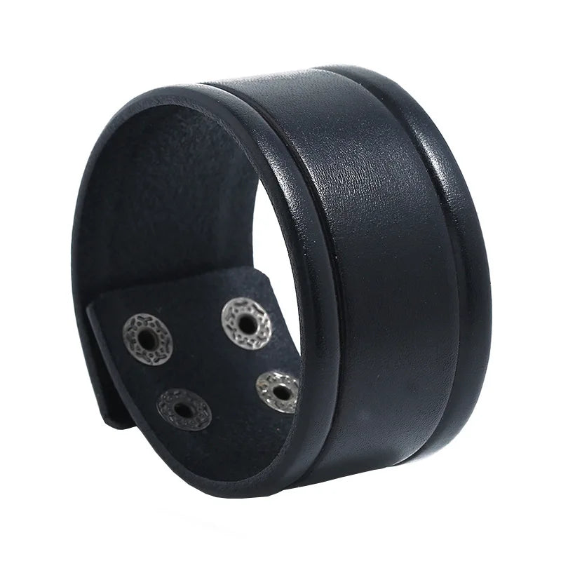 Men’s leather bracelet with steel snap clasps: punk-inspired, available in vibrant colors for a bold, nostalgic look.