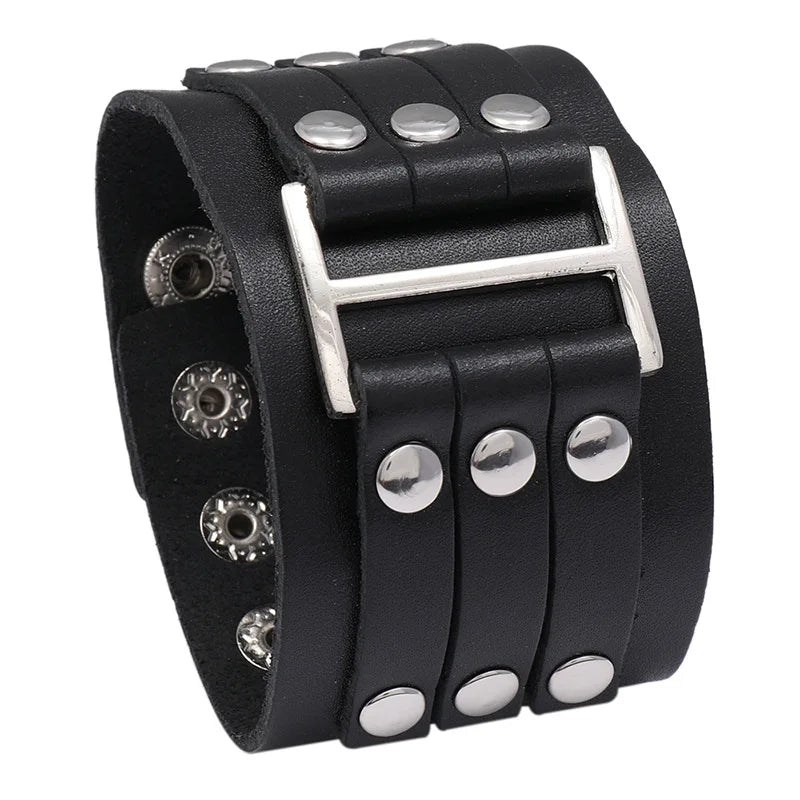 Men’s leather bracelet with steel snap clasps: punk-inspired, available in vibrant colors for a bold, nostalgic look.