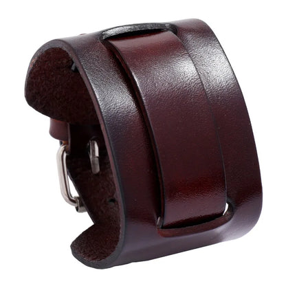 Men’s leather bracelet with steel snap clasps: punk-inspired, available in vibrant colors for a bold, nostalgic look.