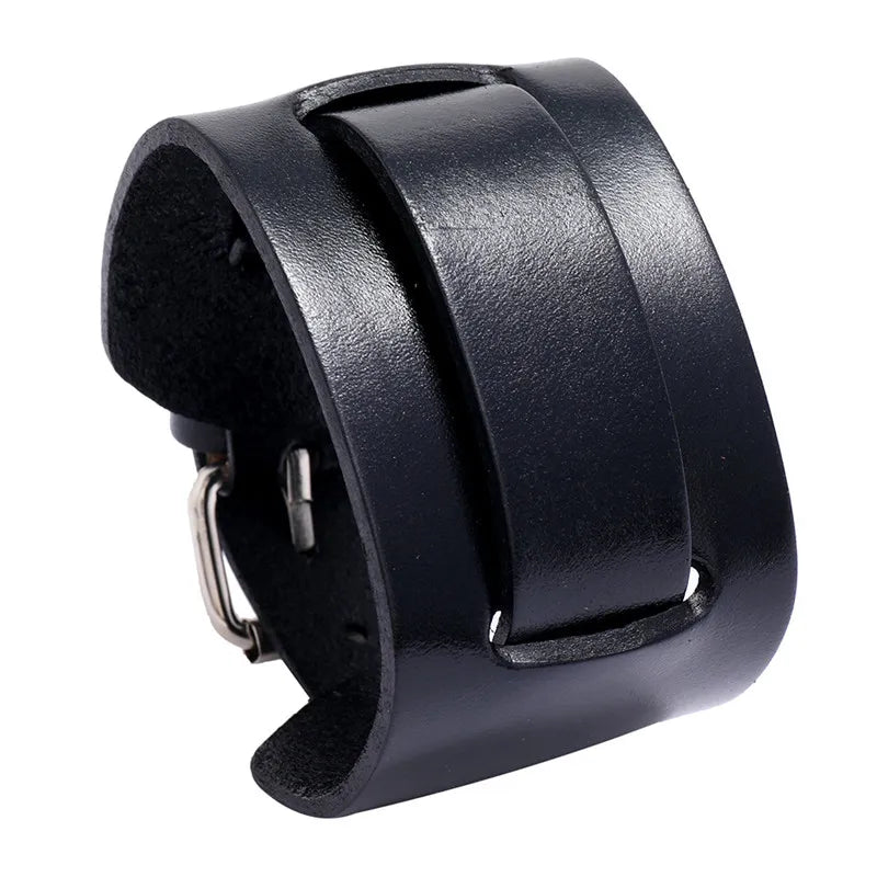 Men’s leather bracelet with steel snap clasps: punk-inspired, available in vibrant colors for a bold, nostalgic look.